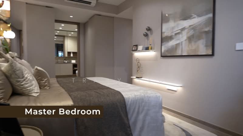 Norwood Grand, , 4 Bedrooms, 1,313 sqft, Condominium For Sale, by Tracy Teo, 500227620 - Master Bedroom - PropertyGuru.com.sg