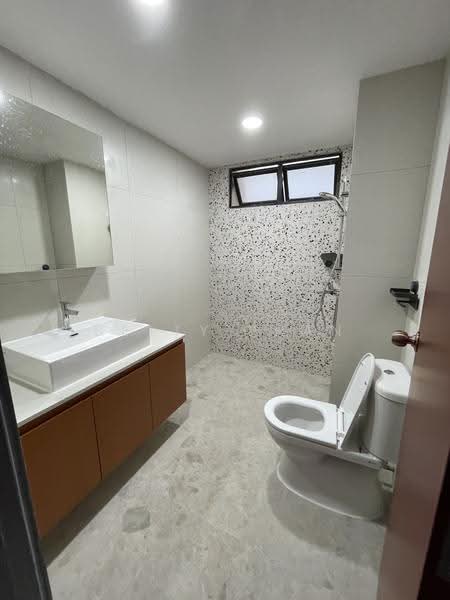 Allsworth Park, 361 Holland Road, Tanglin / Holland / Bukit Timah, 3 Bedrooms, 1,959 sqft, Condominium For Rent, by Betty Phan, 500227623 - New Master Bathroom - PropertyGuru.com.sg