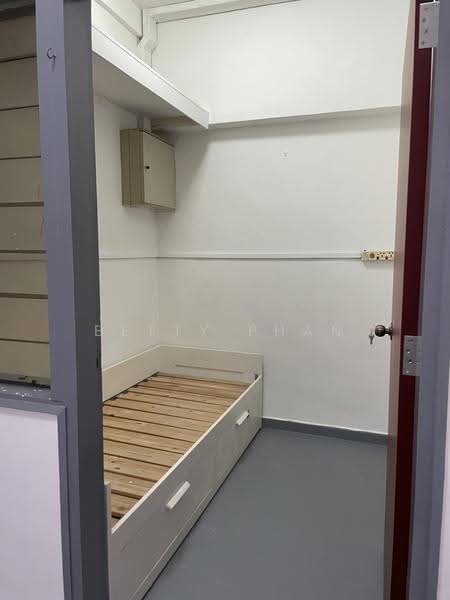 Allsworth Park, 361 Holland Road, Tanglin / Holland / Bukit Timah, 3 Bedrooms, 1,959 sqft, Condominium For Rent, by Betty Phan, 500227623 - Helper's Bedroom - PropertyGuru.com.sg
