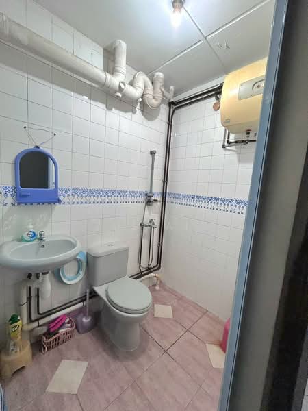 773 Woodlands Drive 60, 773 Woodlands Drive 60, 3 Bedrooms, 980 sqft, HDB Flat For Sale, by Zue Ali, 500227628 - Bathroom - PropertyGuru.com.sg