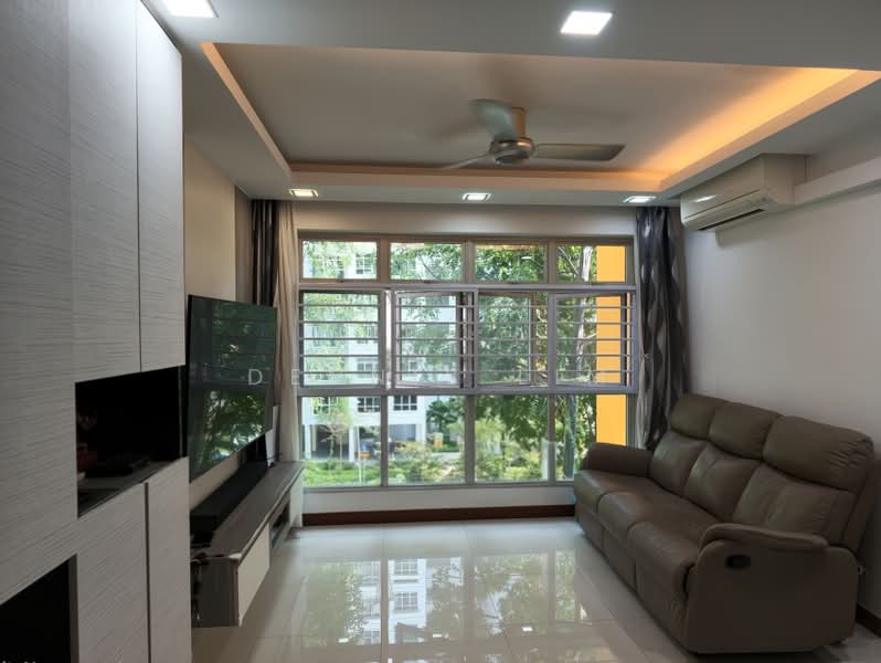 215B Compassvale Drive, 215B Compassvale Drive, 3 Bedrooms, 1,001 sqft, HDB Flat For Sale, by Dennis Lim, 500227632 - Living Room - PropertyGuru.com.sg