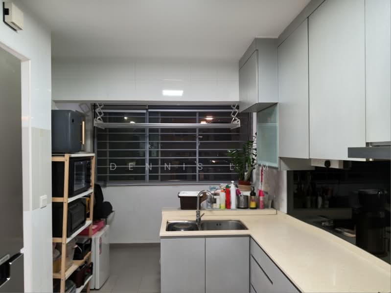 215B Compassvale Drive, 215B Compassvale Drive, 3 Bedrooms, 1,001 sqft, HDB Flat For Sale, by Dennis Lim, 500227632 - Kitchen - PropertyGuru.com.sg