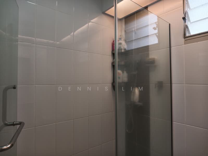 215B Compassvale Drive, 215B Compassvale Drive, 3 Bedrooms, 1,001 sqft, HDB Flat For Sale, by Dennis Lim, 500227632 - Bathroom - PropertyGuru.com.sg