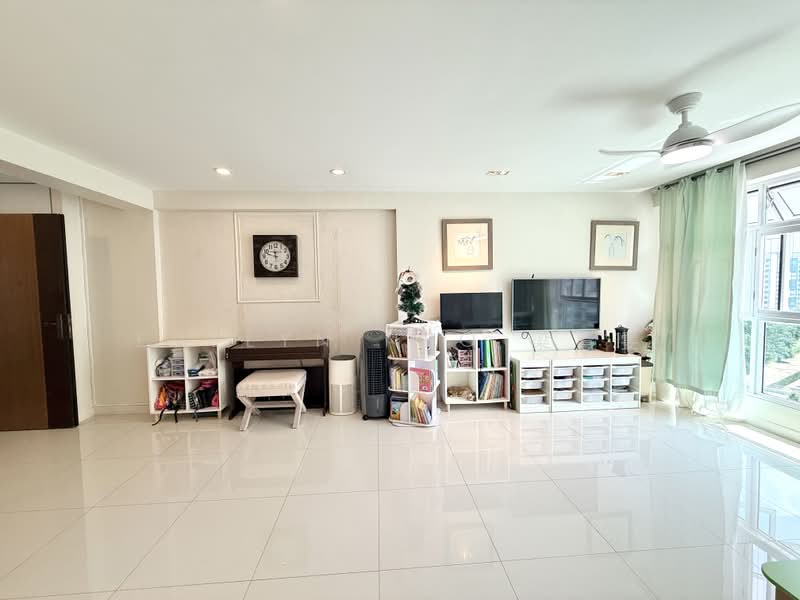 342C Yishun Ring Road, 342C Yishun Ring Road, 3 Bedrooms, 1,216 sqft, HDB Flat For Sale, by Evelyn Neo 梁慧雯, 500227633 - Living Room - PropertyGuru.com.sg