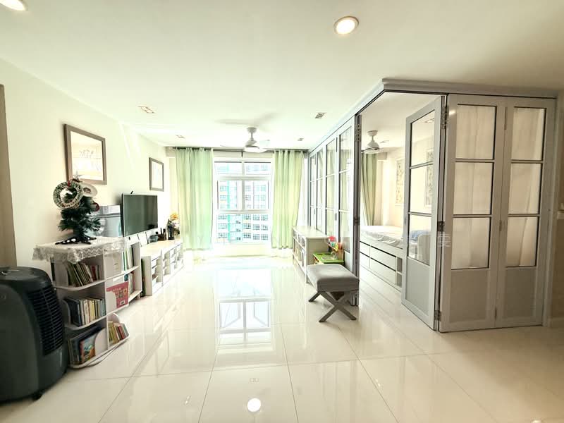 342C Yishun Ring Road, 342C Yishun Ring Road, 3 Bedrooms, 1,216 sqft, HDB Flat For Sale, by Evelyn Neo 梁慧雯, 500227633 - Living Room - PropertyGuru.com.sg