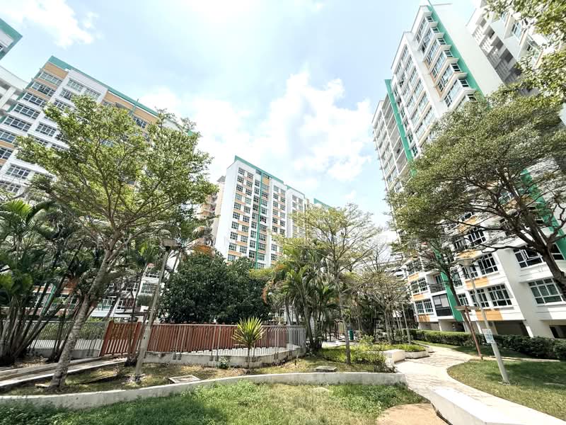342C Yishun Ring Road, 342C Yishun Ring Road, 3 Bedrooms, 1,216 sqft, HDB Flat For Sale, by Evelyn Neo 梁慧雯, 500227633 - Park Garden Playground - PropertyGuru.com.sg