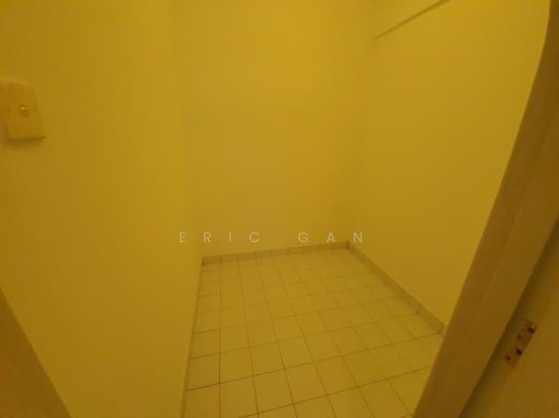 Royal Palm Mansions, 330 Pasir Panjang Road, 3 Bedrooms, 1,236 sqft, Condominium For Rent, by Eric Gan, 500227648 - Utility Room - PropertyGuru.com.sg