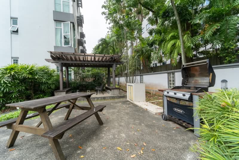 Royal Palm Mansions, 330 Pasir Panjang Road, 3 Bedrooms, 1,236 sqft, Condominium For Rent, by Eric Gan, 500227648 - BBQ Area - PropertyGuru.com.sg