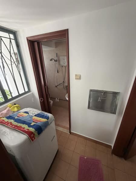 Aquarius By The Park, 17 Bedok Reservoir View, 3 Bedrooms, 1,324 sqft, Condominium For Rent, by Eoin Chua, 500227651 - Service yard + WC - PropertyGuru.com.sg