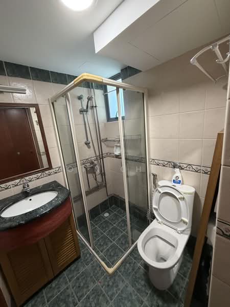 Aquarius By The Park, 17 Bedok Reservoir View, 3 Bedrooms, 1,324 sqft, Condominium For Rent, by Eoin Chua, 500227651 - Common Bathroom - PropertyGuru.com.sg