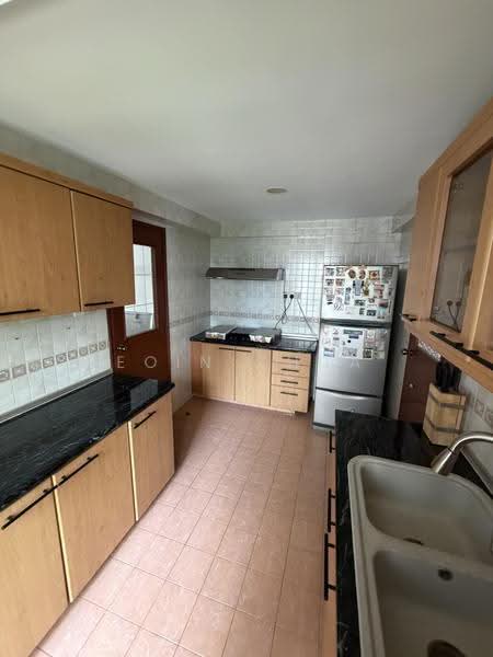 Aquarius By The Park, 17 Bedok Reservoir View, Bedok / Upper East Coast, 3 Bedrooms, 1,324 sqft, Condominium For Rent, by Eoin Chua, 500227651 - Kitchen - PropertyGuru.com.sg