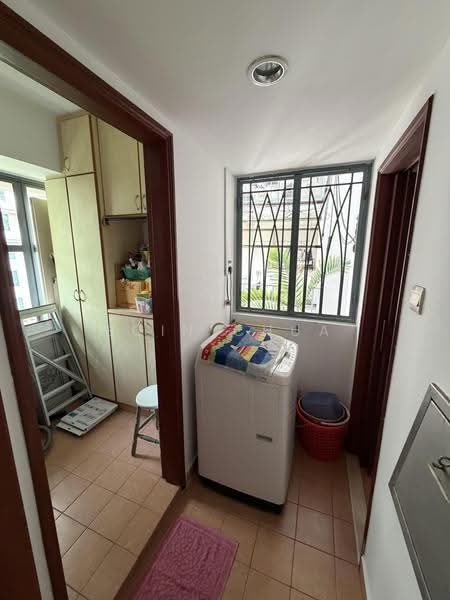 Aquarius By The Park, 17 Bedok Reservoir View, Bedok / Upper East Coast, 3 Bedrooms, 1,324 sqft, Condominium For Rent, by Eoin Chua, 500227651 - Service yard - PropertyGuru.com.sg