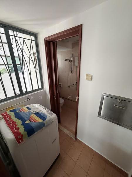 Aquarius By The Park, 17 Bedok Reservoir View, Bedok / Upper East Coast, 3 Bedrooms, 1,324 sqft, Condominium For Rent, by Eoin Chua, 500227651 - Service yard WC - PropertyGuru.com.sg