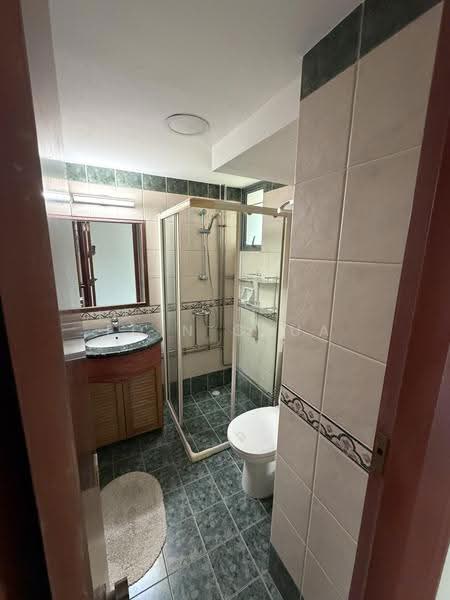 Aquarius By The Park, 17 Bedok Reservoir View, Bedok / Upper East Coast, 3 Bedrooms, 1,324 sqft, Condominium For Rent, by Eoin Chua, 500227651 - Common Bathroom - PropertyGuru.com.sg