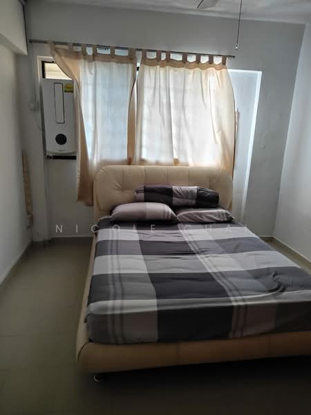 331 Jurong East Avenue 1, 331 Jurong East Avenue 1, Room Rental, 100 sqft, HDB Flat For Rent, by Nicole Chai, 500227668 - Bedroom - PropertyGuru.com.sg