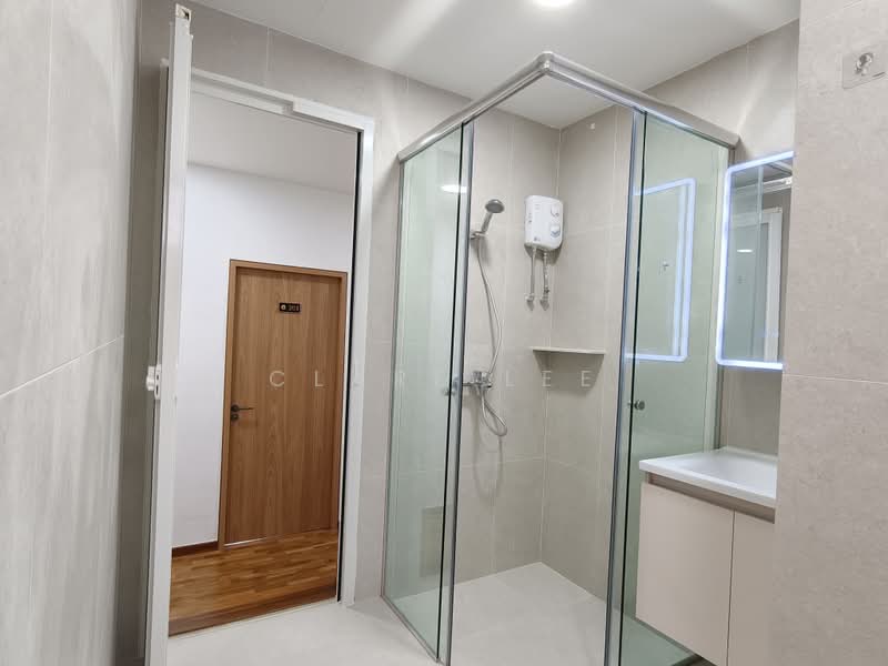 West Coast Road, West Coast Road, Room Rental, 150 sqft, Terraced House For Rent, by Clare Lee, 500227681 - Common Bathroom 1 - PropertyGuru.com.sg