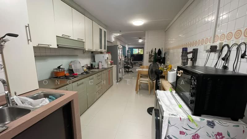 321 Ang Mo Kio Avenue 1, 321 Ang Mo Kio Avenue 1, 3 Bedrooms, 786 sqft, HDB Flat For Sale, by Ong Chwee Puan, 500227686 - Kitchen - PropertyGuru.com.sg
