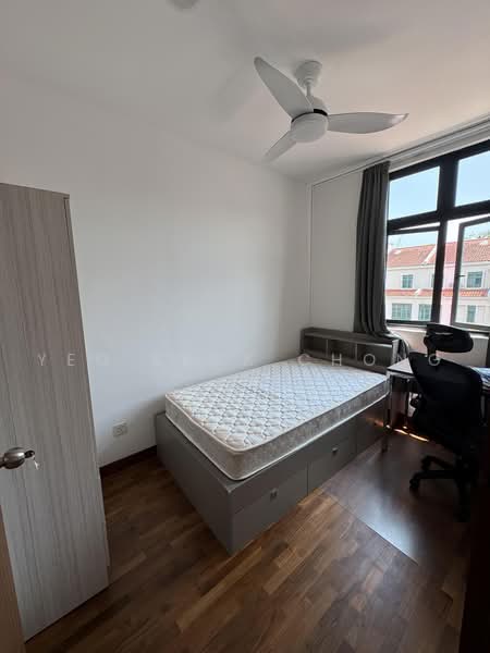 Lakeside Grove, Corporation Rise, Boon Lay / Jurong / Tuas, Room Rental, 94 sqft, Terraced House For Rent, by Yeo Seck Chong, 500227692 - Bedroom - PropertyGuru.com.sg