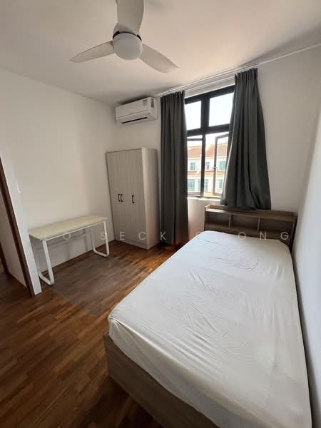 Lakeside Grove, Corporation Rise, Boon Lay / Jurong / Tuas, Room Rental, 94 sqft, Terraced House For Rent, by Yeo Seck Chong, 500227692 - Bedroom - PropertyGuru.com.sg