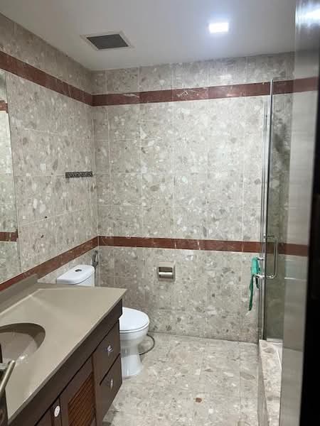 Maple Woods, 985 Bukit Timah Road, 3 Bedrooms, 1,355 sqft, Condominium For Rent, by Paul Tan, 500227697 - Bathroom - PropertyGuru.com.sg