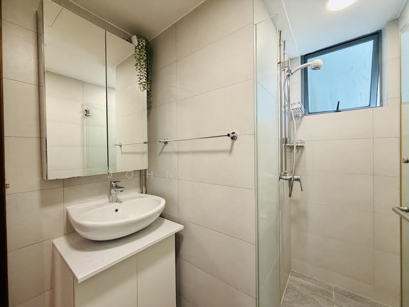 La Maison, 10 Moulmein Rise, Room Rental, 127 sqft, Condominium For Rent, by John Chong, 500227703 - Bathroom - PropertyGuru.com.sg