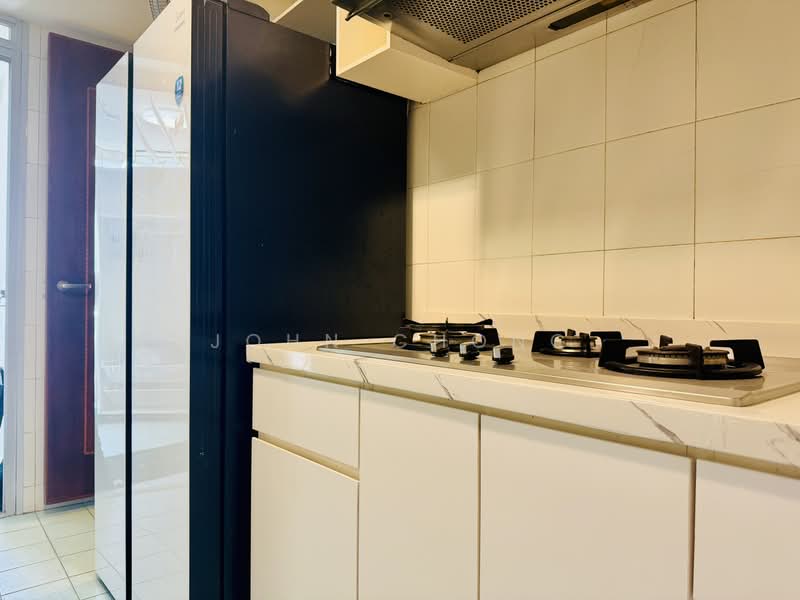 La Maison, 10 Moulmein Rise, Room Rental, 127 sqft, Condominium For Rent, by John Chong, 500227703 - Kitchen - PropertyGuru.com.sg