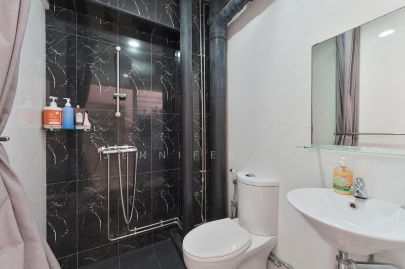 21 Queen's Close, 21 Queen's Close, 3 Bedrooms, 1,173 sqft, HDB Flat For Sale, by Jennifer Ho, 500227707 - Bathroom - PropertyGuru.com.sg