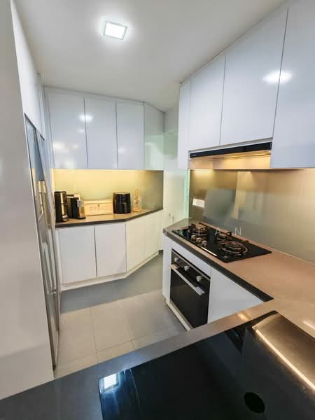 The Parc Condominium, 3 West Coast Walk, 3 Bedrooms, 1,927 sqft, Condominium For Rent, by Mervin Tan, 500227763 - Kitchen - PropertyGuru.com.sg