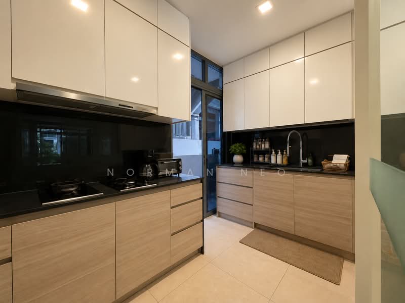 Belgravia Villas, 200 Ang Mo Kio Avenue 5, 4 Bedrooms, 3,584 sqft, Cluster House For Sale, by Norman Neo, 500227771 - Kitchen - PropertyGuru.com.sg