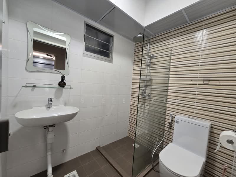 440C Bukit Batok West Avenue 8, 440C Bukit Batok West Avenue 8, Room Rental, 100 sqft, HDB Flat For Rent, by Krystefer Goh, 500227775 - Common Bathroom - PropertyGuru.com.sg