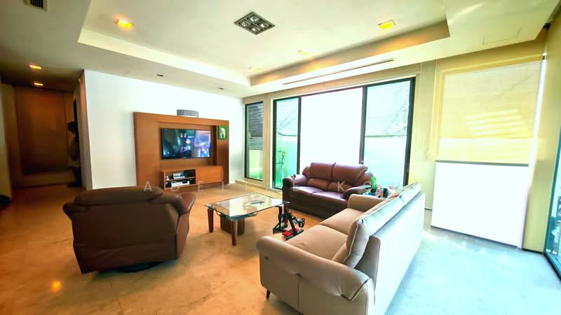 Freehold Landed near Beauty World MRT, Clementi Park / Upper Bukit Timah, 6 Bedrooms, 4,997 sqft, Semi-Detached House For Sale, by Adeline Koh, 500227804 - Living Room - PropertyGuru.com.sg