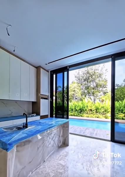LANDED7772 - Cheapest psf Brand New D16 Corner Terrace, Limau, Bayshore, Tanah Merah, 6 Bedrooms, 5,565 sqft, Corner Terrace For Sale, by Toh Kwang Yong Daniel, 500227821 - Kitchen - PropertyGuru.com.sg
