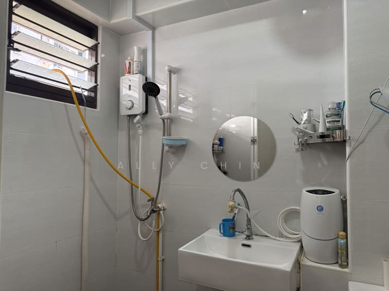 419 Hougang Avenue 8, 419 Hougang Avenue 8, Hougang / Punggol / Sengkang, 3 Bedrooms, 1,163 sqft, HDB Flat For Sale, by Ally Chin, 500227824 - Bathroom - PropertyGuru.com.sg