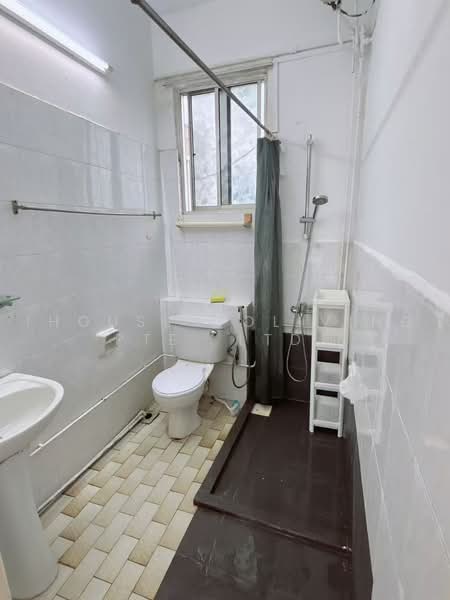 Kim Sia Court, 1 Jalan Jintan, Room Rental, 100 sqft, Condominium For Rent, by ling, 500227834 - Bathroom - PropertyGuru.com.sg