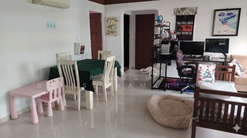 450 Hougang Avenue 10, 450 Hougang Avenue 10, 2 Bedrooms, 750 sqft, HDB Flat For Rent, by Rajesh Balasubramanian, 500227837 - Living Room - PropertyGuru.com.sg