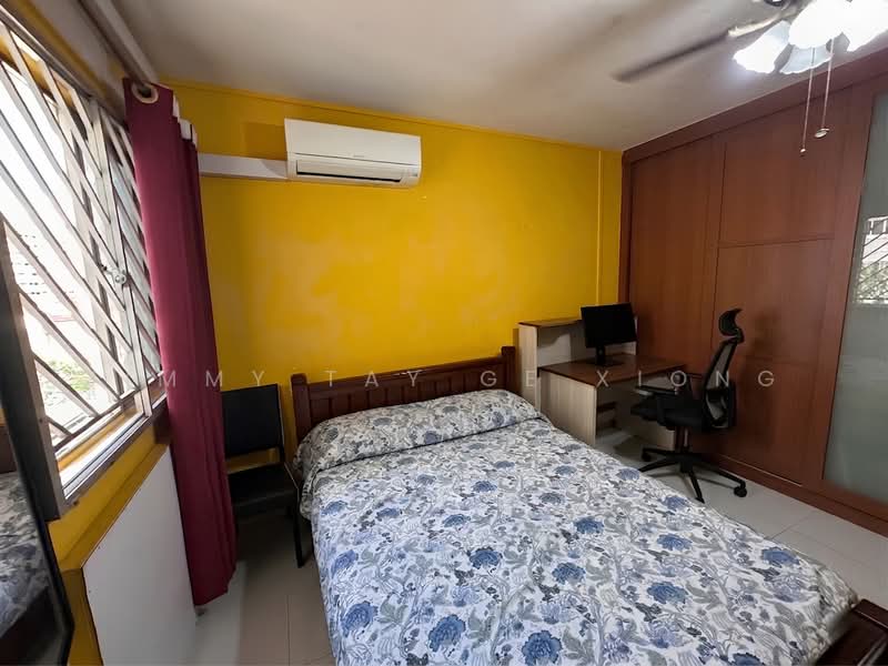 343 Bukit Batok Street 34, 343 Bukit Batok Street 34, 3 Bedrooms, 1,151 sqft, HDB Flat For Sale, by Jimmy Tay Ge Xiong, 500227845 - Bedroom - PropertyGuru.com.sg