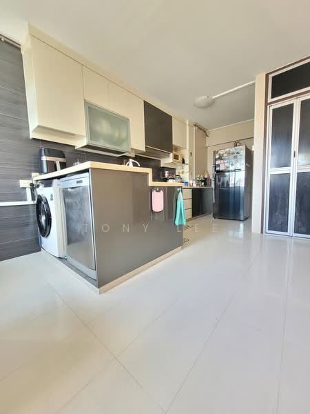 102 Pasir Ris Street 12, 102 Pasir Ris Street 12, 3 Bedrooms, 1,108 sqft, HDB Flat For Sale, by Tony Lee, 500227861 - Kitchen - PropertyGuru.com.sg