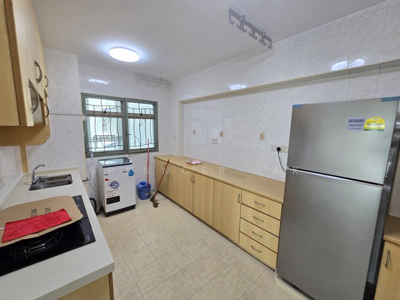 166A Punggol Central, 166A Punggol Central, Hougang / Punggol / Sengkang, 3 Bedrooms, 1,227 sqft, HDB Flat For Rent, by Spenncer Mak, 500227874 - Kitchen - PropertyGuru.com.sg