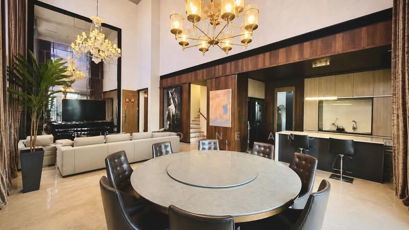 The Trizon, 6 Ridgewood Close, 5 Bedrooms, 5,328 sqft, Condominium For Sale, by Shervonne Ang, 500227884 - Living Room - PropertyGuru.com.sg