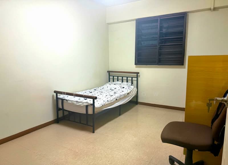 304 Clementi Avenue 4, 304 Clementi Avenue 4, Room Rental, 200 sqft, HDB Flat For Rent, by Heidi Chow, 500227888 - Bedroom - PropertyGuru.com.sg