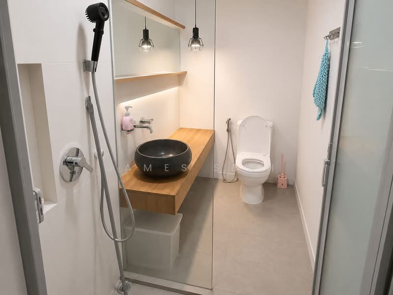 Woodlands 11, 11 Woodlands Close, Admiralty / Woodlands, 2,863 sqft, Light Industrial (B1) For Rent, by James Seah, 500227891 - Bathroom - CommercialGuru.com.sg