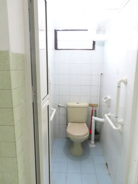 22 Sin Ming Road, 22 Sin Ming Road, 2 Bedrooms, 732 sqft, HDB Flat For Sale, by Michelle Loh, 500227892 - Bathroom - PropertyGuru.com.sg