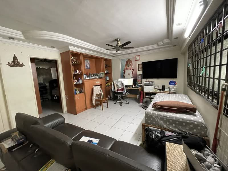 296A Choa Chu Kang Avenue 2, 296A Choa Chu Kang Avenue 2, 3 Bedrooms, 1,098 sqft, HDB Flat For Sale, by Ann Marie Ee, 500227894 - Living Room (view fm entrance) - PropertyGuru.com.sg