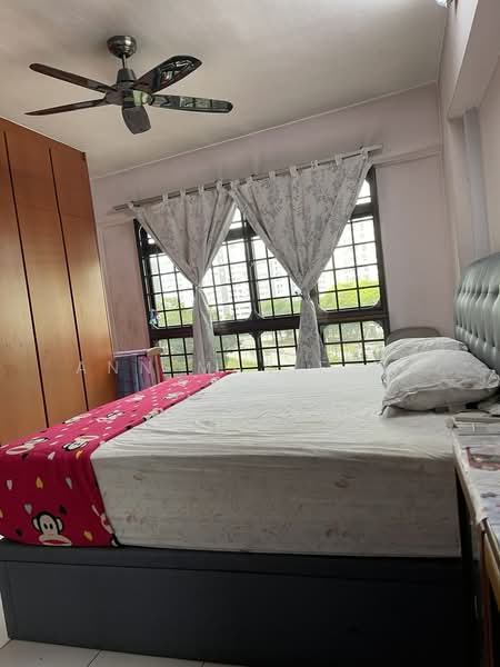296A Choa Chu Kang Avenue 2, 296A Choa Chu Kang Avenue 2, 3 Bedrooms, 1,098 sqft, HDB Flat For Sale, by Ann Marie Ee, 500227894 - Master Bedroom (viiew fm doorway) - PropertyGuru.com.sg