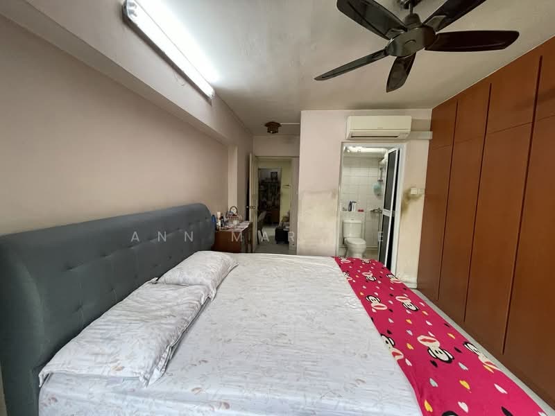 296A Choa Chu Kang Avenue 2, 296A Choa Chu Kang Avenue 2, 3 Bedrooms, 1,098 sqft, HDB Flat For Sale, by Ann Marie Ee, 500227894 - Master Bedroom (view fm window) - PropertyGuru.com.sg