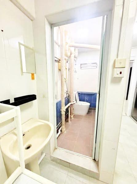 40 Beo Crescent, 40 Beo Crescent, Alexandra / Commonwealth, Room Rental, 120 sqft, HDB Flat For Rent, by Steven Choo, 500227895 - Bathroom - PropertyGuru.com.sg