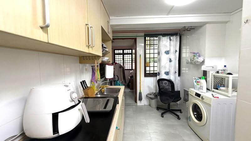 40 Beo Crescent, 40 Beo Crescent, Alexandra / Commonwealth, Room Rental, 120 sqft, HDB Flat For Rent, by Steven Choo, 500227895 - Kitchen - PropertyGuru.com.sg