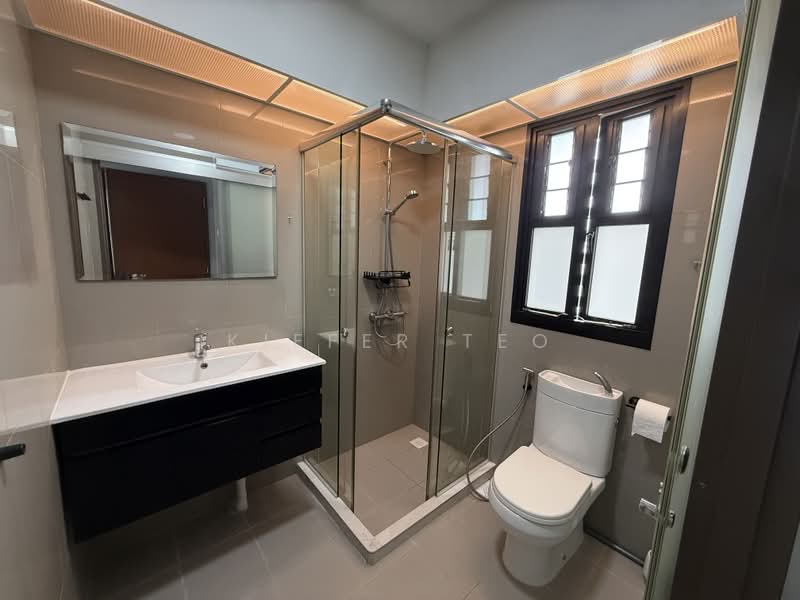 604A Tampines Avenue 9, 604A Tampines Avenue 9, 2 Bedrooms, 732 sqft, HDB Flat For Sale, by Kiefer Teo, 500227909 - Master Bathroom - PropertyGuru.com.sg