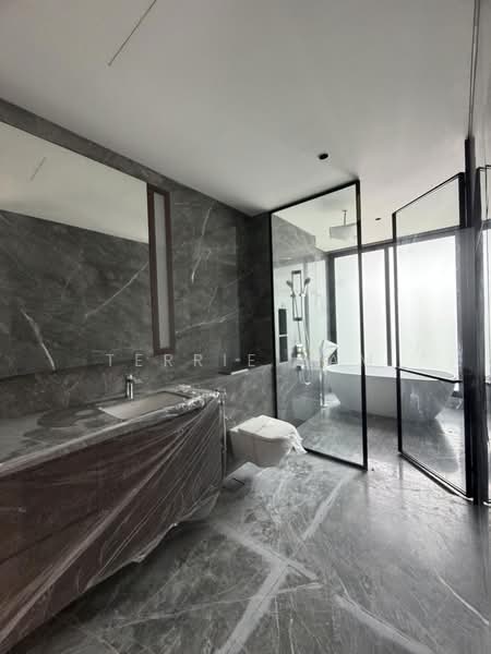 Bournemouth road, Bournemouth Road, 6 Bedrooms, 8,826 sqft, Bungalow House For Sale, by Terrie Lam, 500227913 - Bathroom - PropertyGuru.com.sg