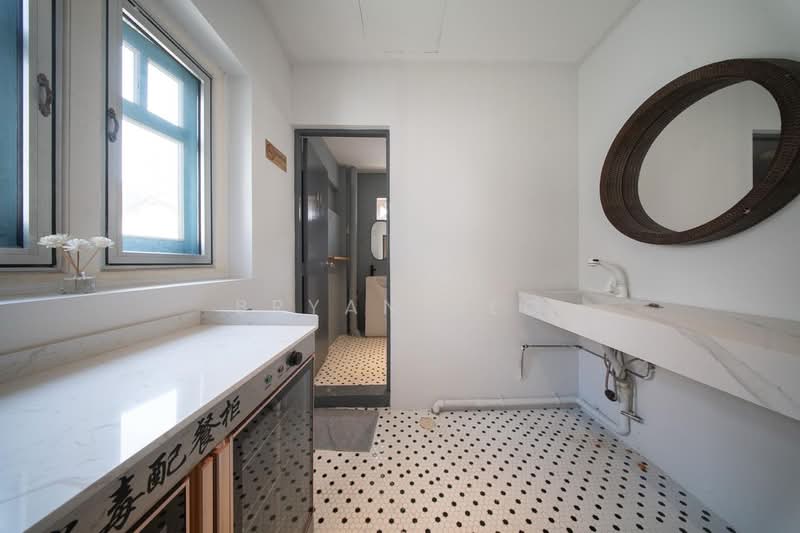20 Sago Street, , 1,910 sqft, Shop / Shophouse For Rent, by Bryan Neo, 500227922 - Bathroom - CommercialGuru.com.sg